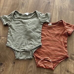 Kate Quinn Retro Ribbed onesie bodysuit lap 3 6 set
